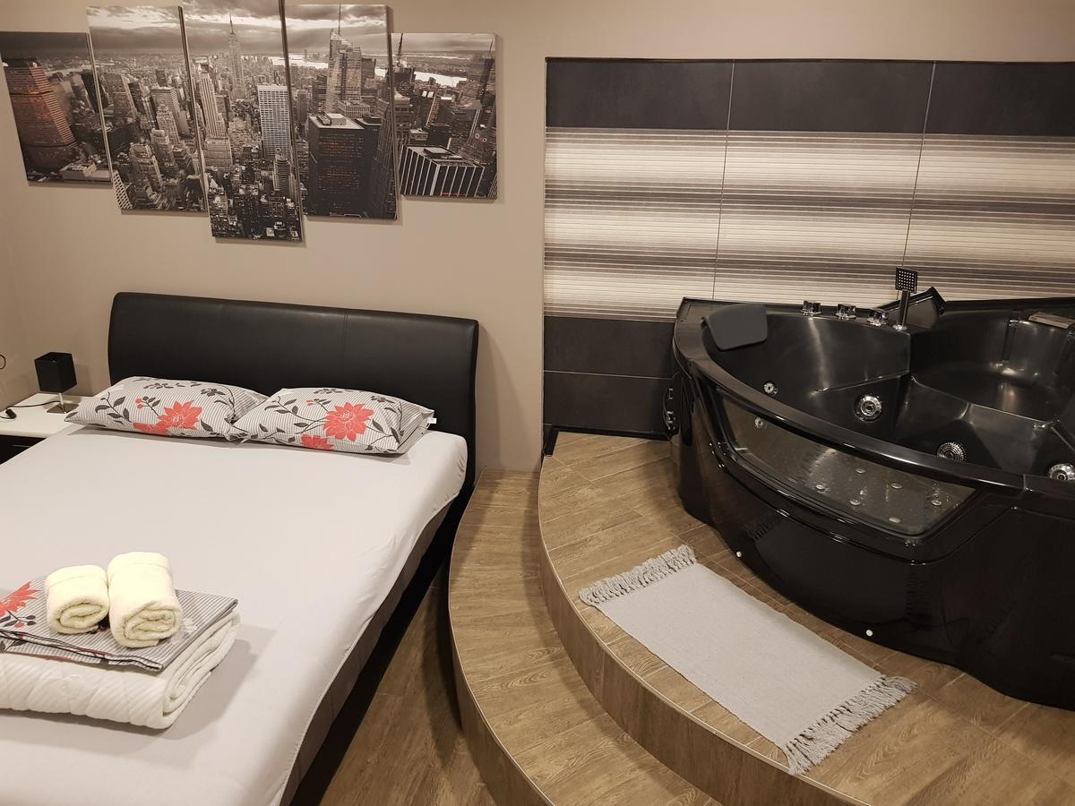 Ceca Apartman Ниш Екстер'єр фото