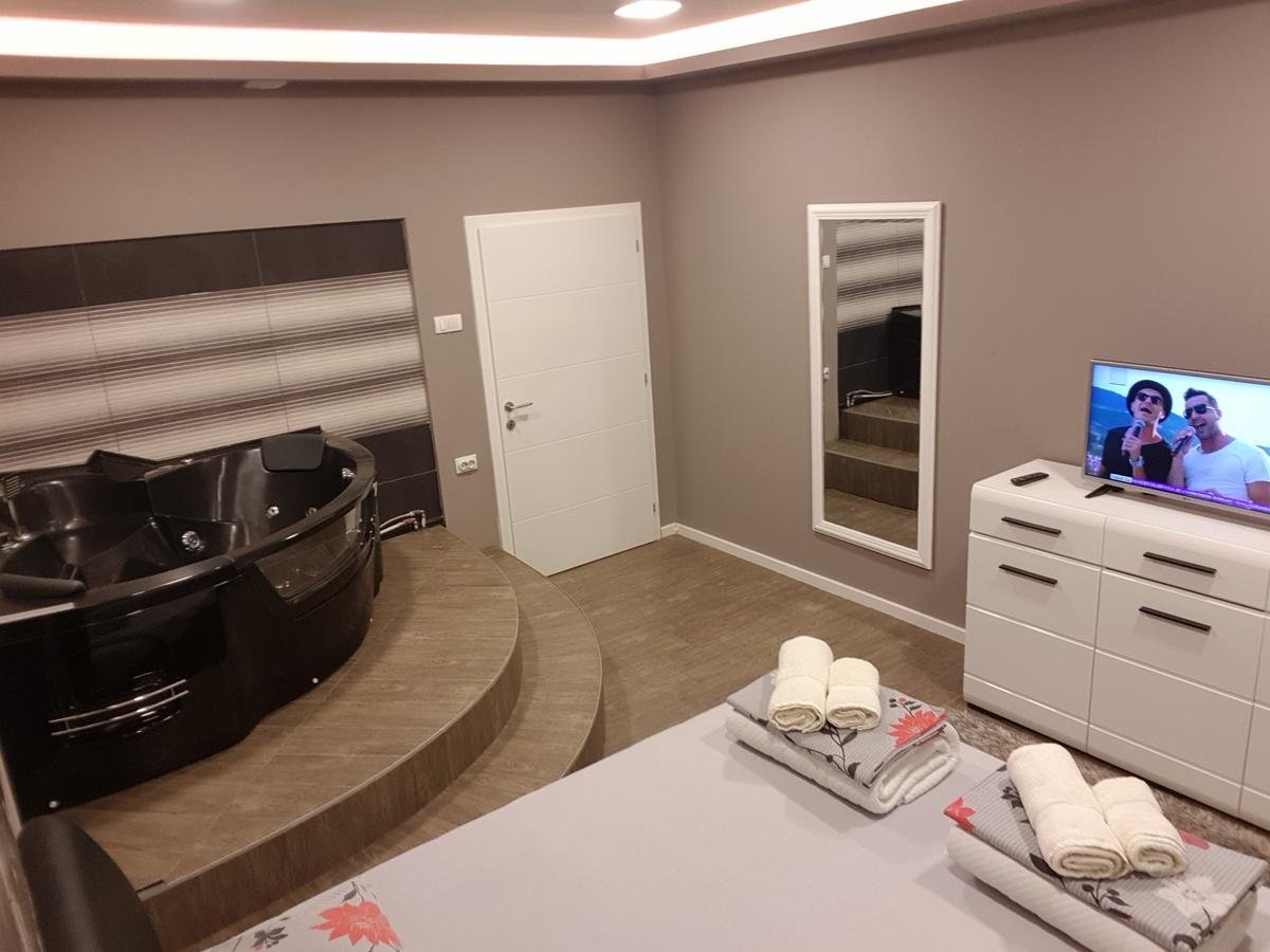 Ceca Apartman Ниш Екстер'єр фото